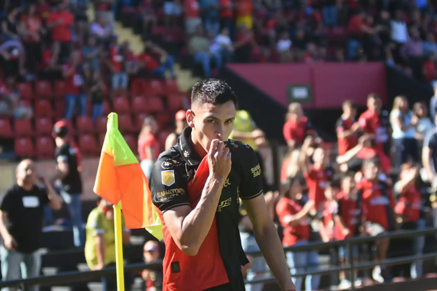 Colón venció a Estudiantes por 2 a 1