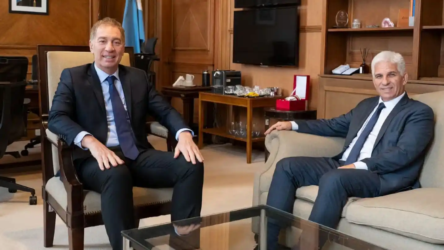 Diego Santilli retomó la agenda de reuniones con gobernadores y este lunes recibió a Cladui Poggi (San Luis) en Casa Roasada (Foto: Miniterio del Interior).