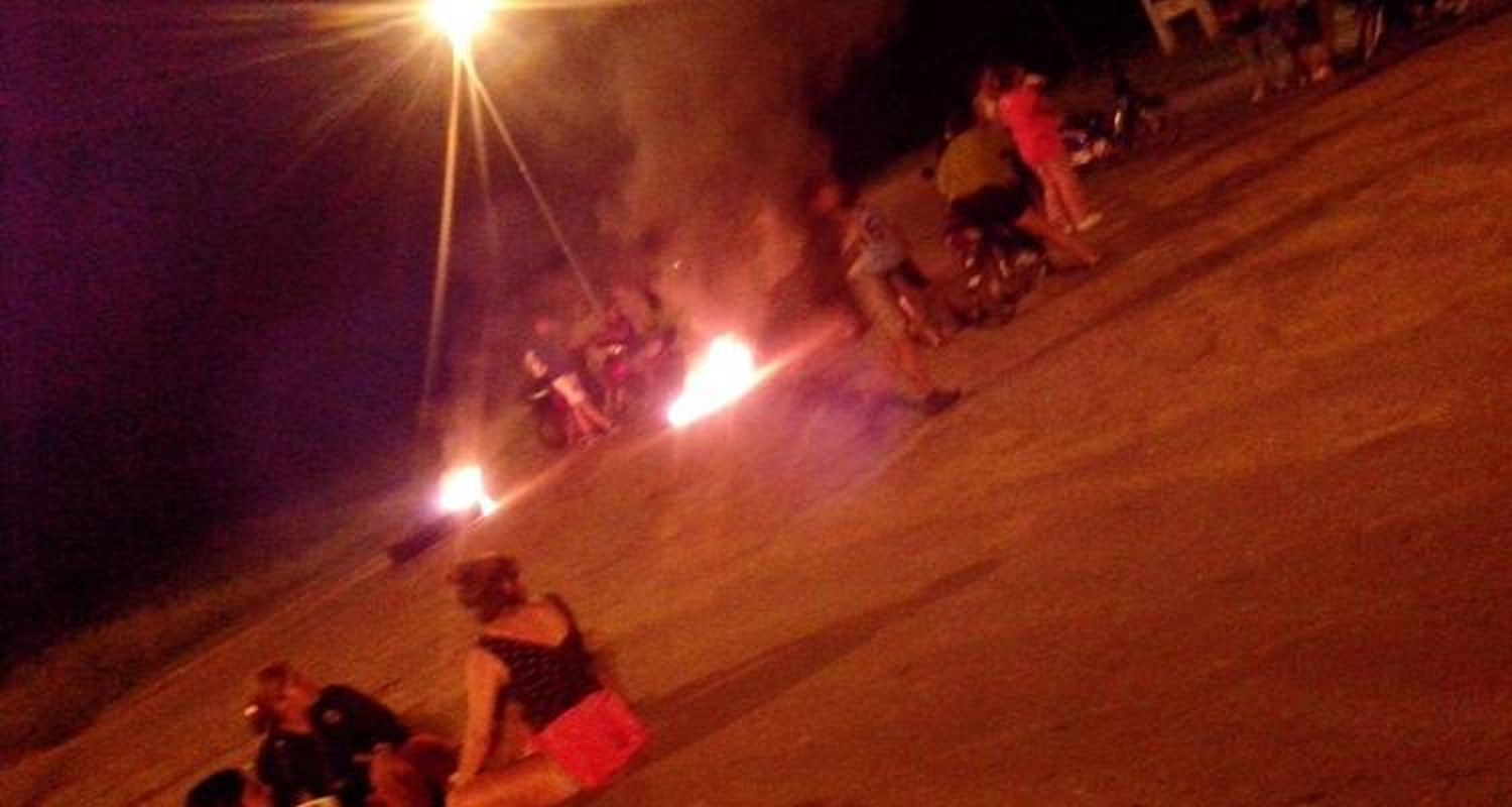 Río Tala: Amigos y familiares de Nicolás Castillo cortaron la ruta