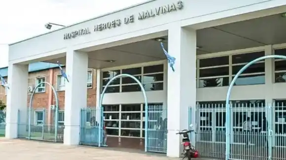 Usó a su hijo de 4 años para dispararle a un vecino y se fugó