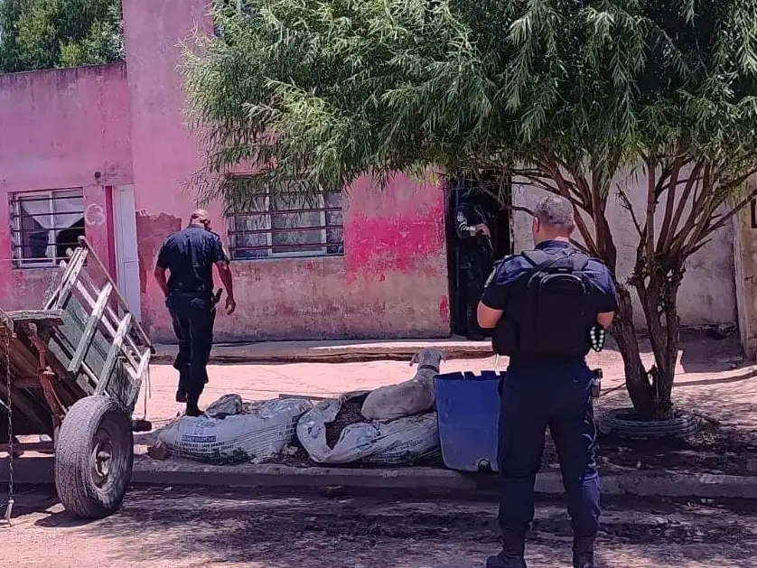 Detuvieron a un sospechoso en Boulevard De María e Ituzaingó: le incautaron un revolver con municiones
