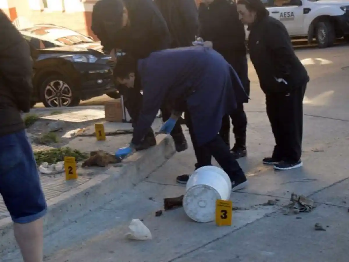 Macabro hallazgo en Río Negro: encuentran un cuerpo descuartizado