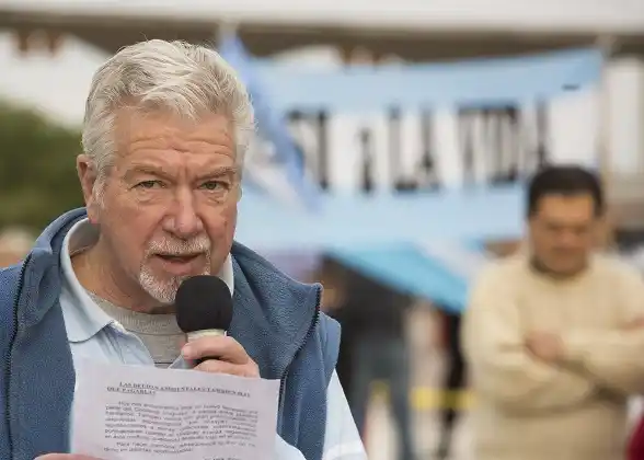 Alazard lamentó el pobre acompañamiento que tuvo la marcha al puente