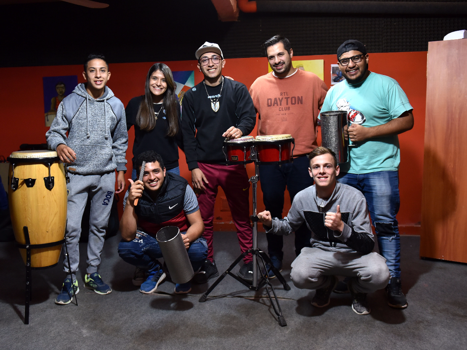 Una banda, un grupo de amigos y una familia