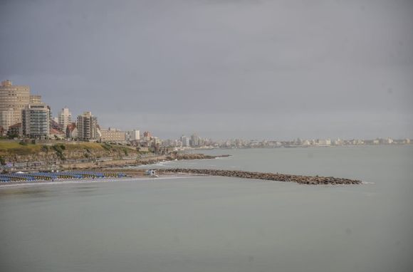 Lluvia y 20 grados, la bipolaridad del miércoles en Mar del Plata