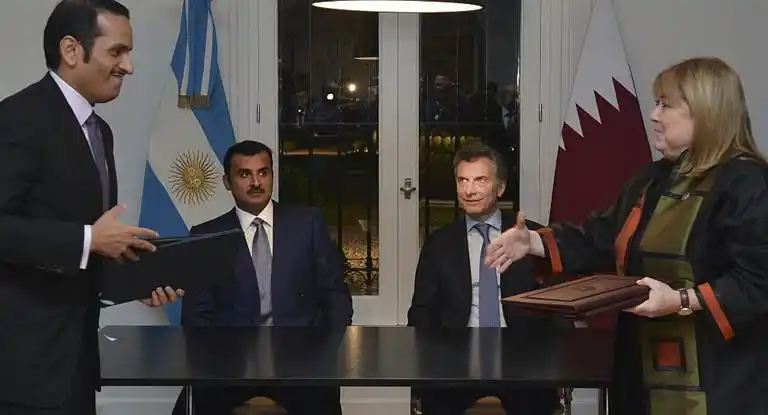Denuncian a Macri y parte del gabinete por el memorando con Qatar
