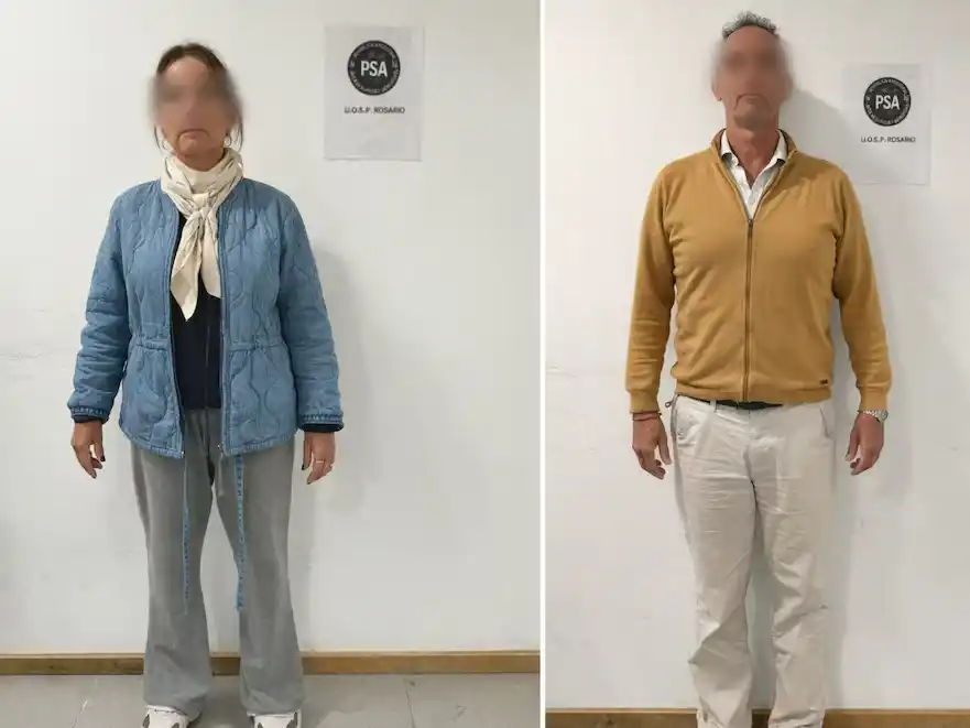 Rosario: mujer acusada de sexo en un avión asegura que solo hubo un incidente con un whisky