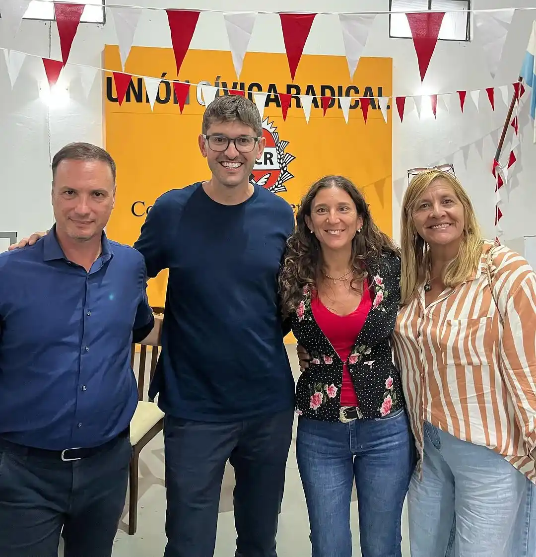 Lucic acompañado de Enrico, Di Gregorio y Martinotti.