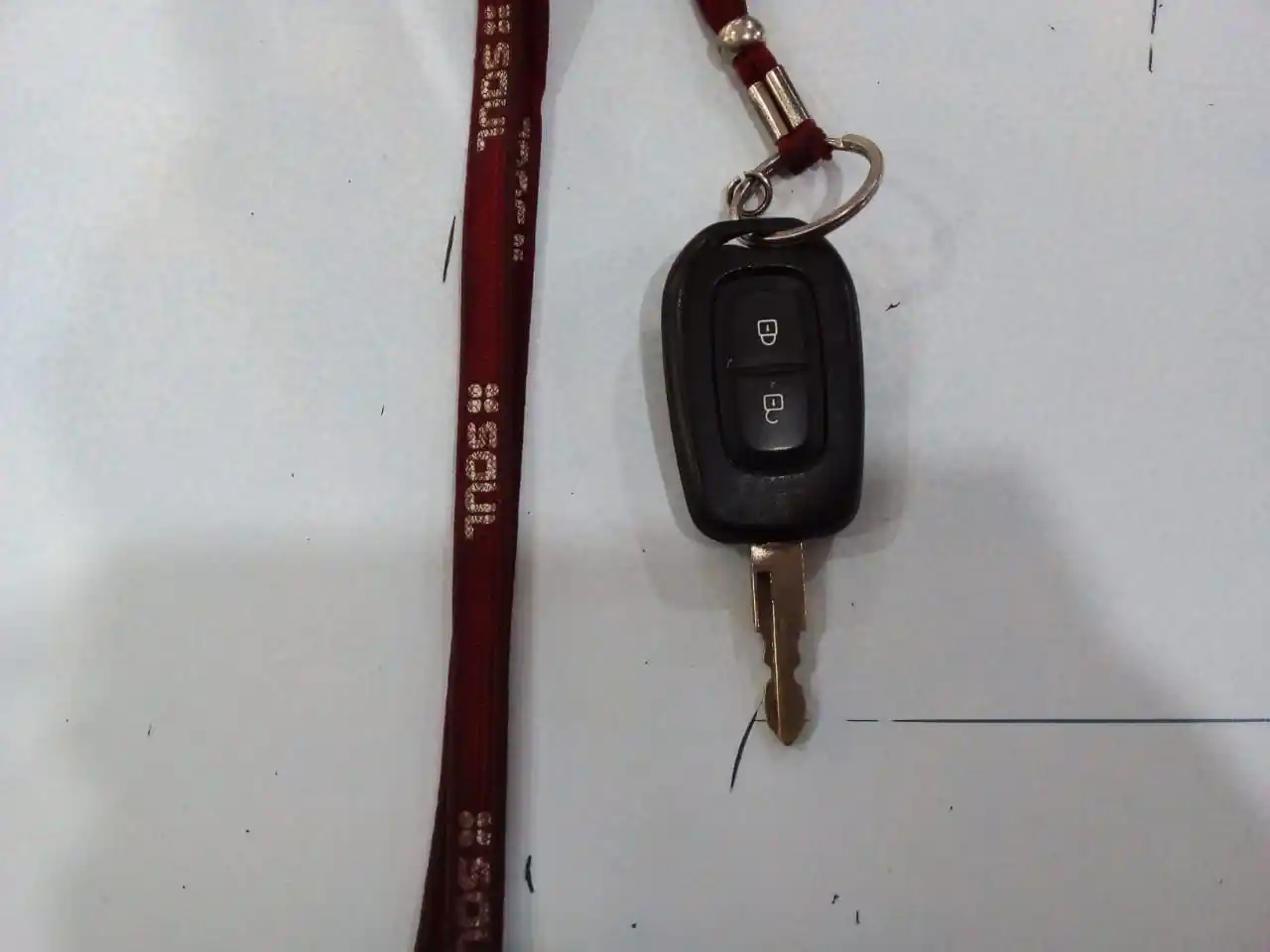 Llave de auto encontrada