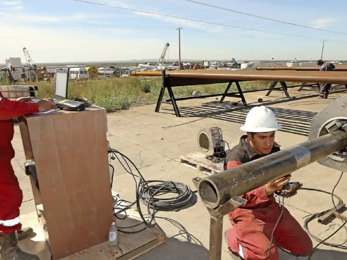 Petroleros pidieron una recomposición salarial de 70%