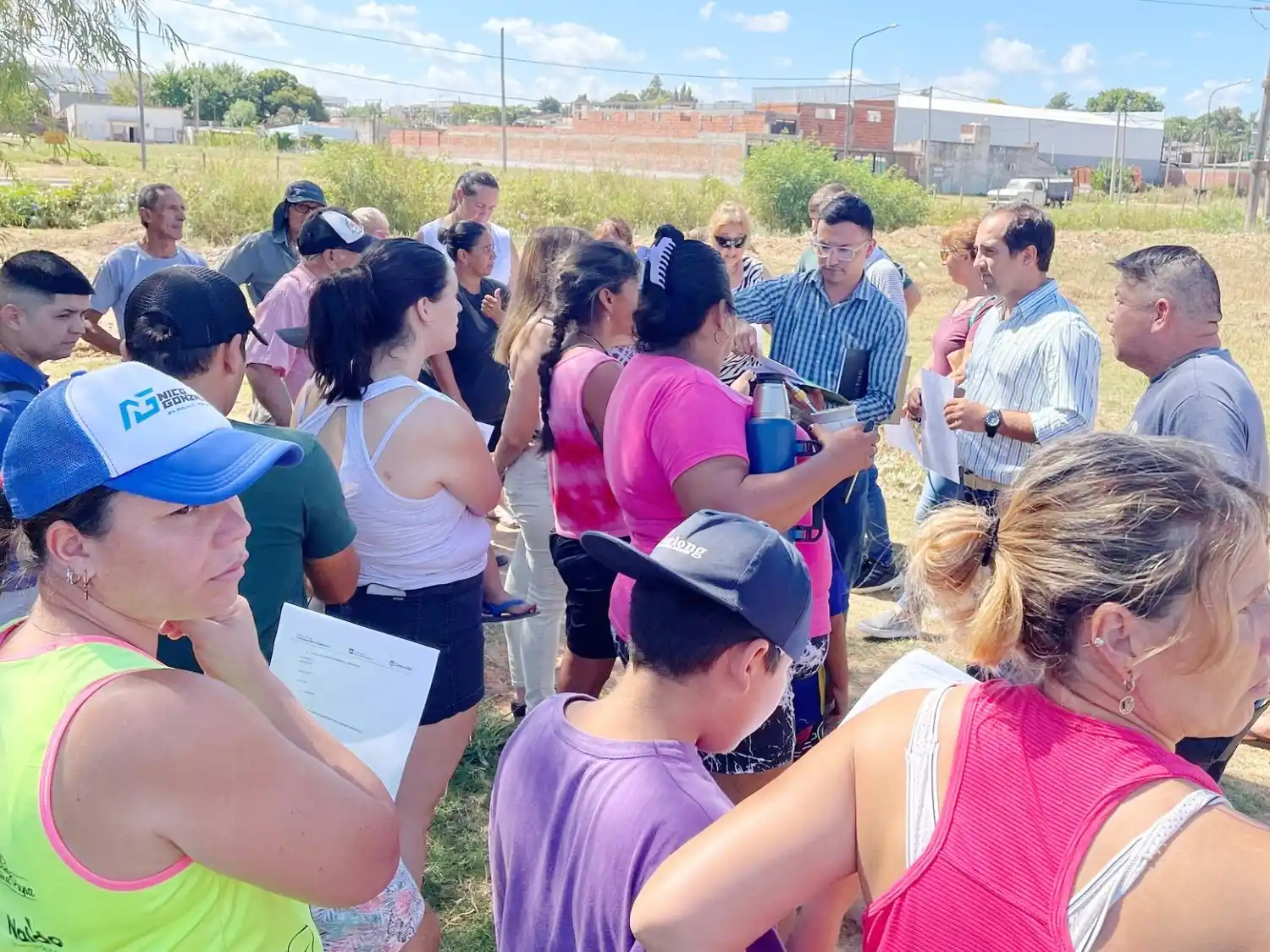 Vecinos del barrio La Colina se interiorizaron sobre el programa de presupuesto participativo