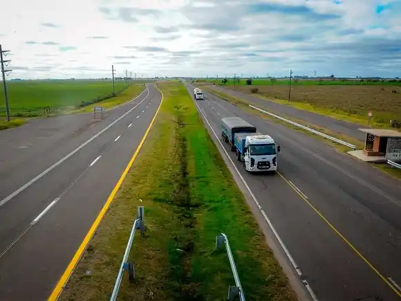 Autovía 18: comienza la instalación de puente peatonal en Paso de la Laguna