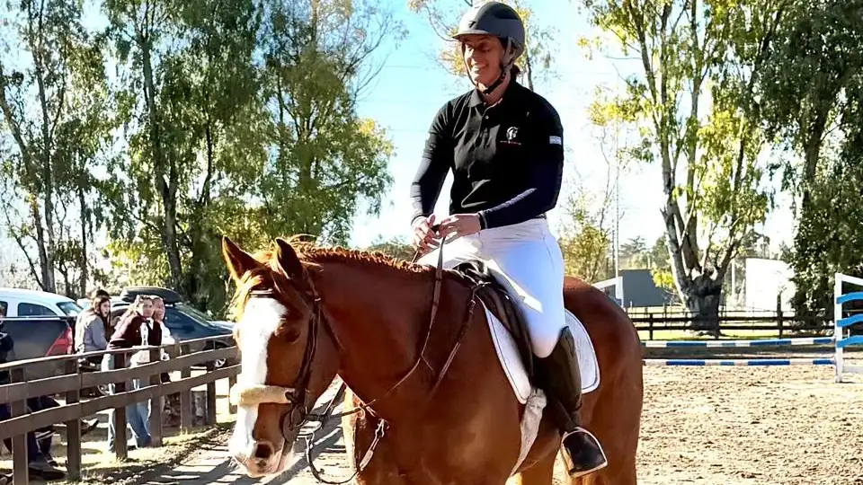 Natalia López Capaul junto a su caballo LS Royal Aragorn.