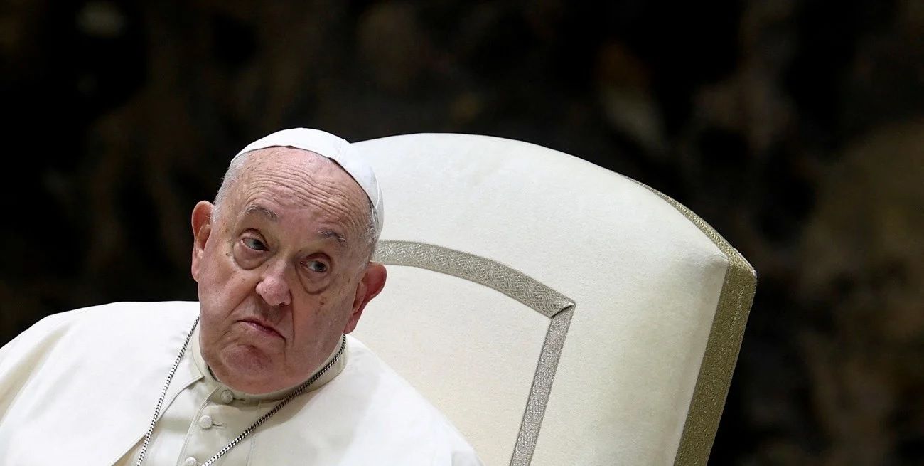 Bergoglio pasó la segunda noche internado. Crédito: Reuters.