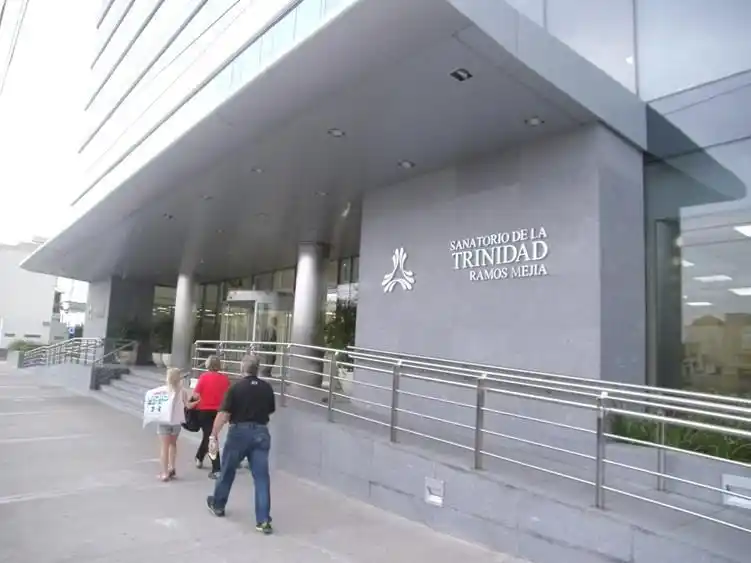 Le quiso dar ibuprofeno a su hijo porque tenía fiebre pero era viagra: El nene de 7 años terminó internado en La Matanza