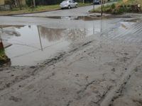 Los vecinos de Güemes y Darragueira reclamaron mantenimiento de zanjas para evitar inundaciones