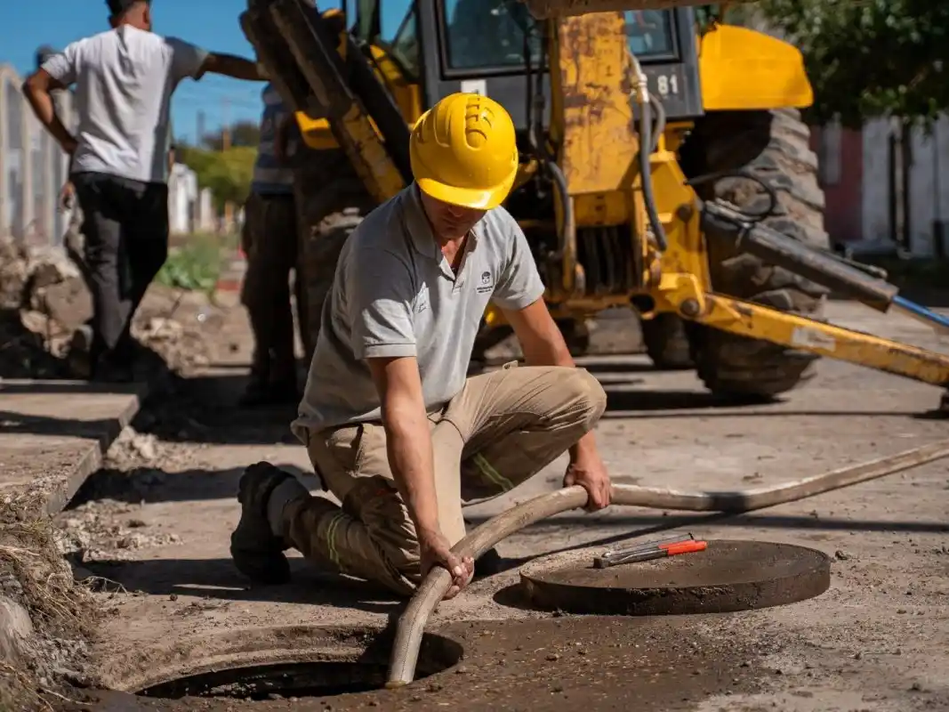 Restablecieron el funcionamiento del desagüe en la calle Buenos Aires: había quedado obstruido tras las lluvias