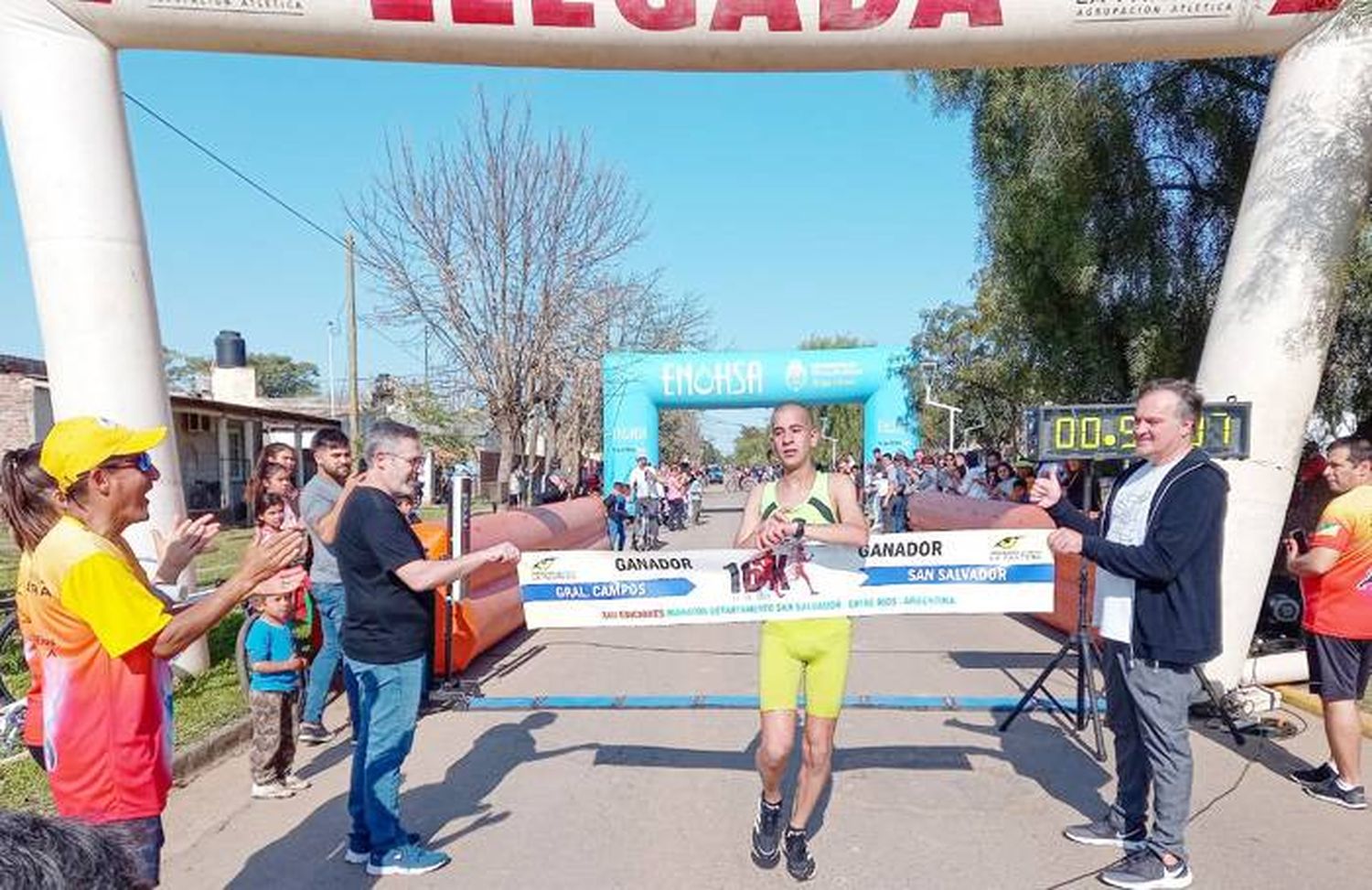 Miriam León y Juan Segovia  ganaron la Maratón del  Departamento San Salvador