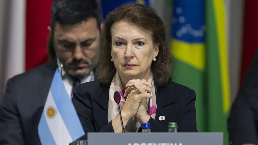 Javier Milei echó a la canciller Diana Mondino del Gobierno