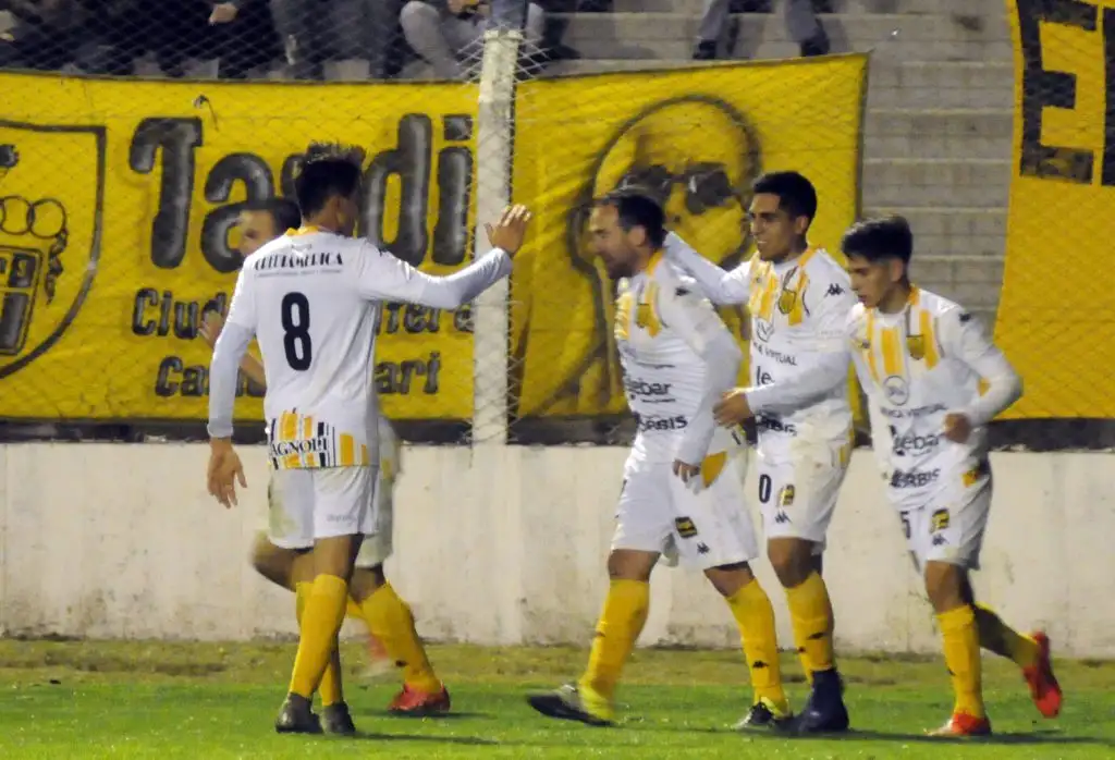 Santamarina lo ganó con el último suspiro