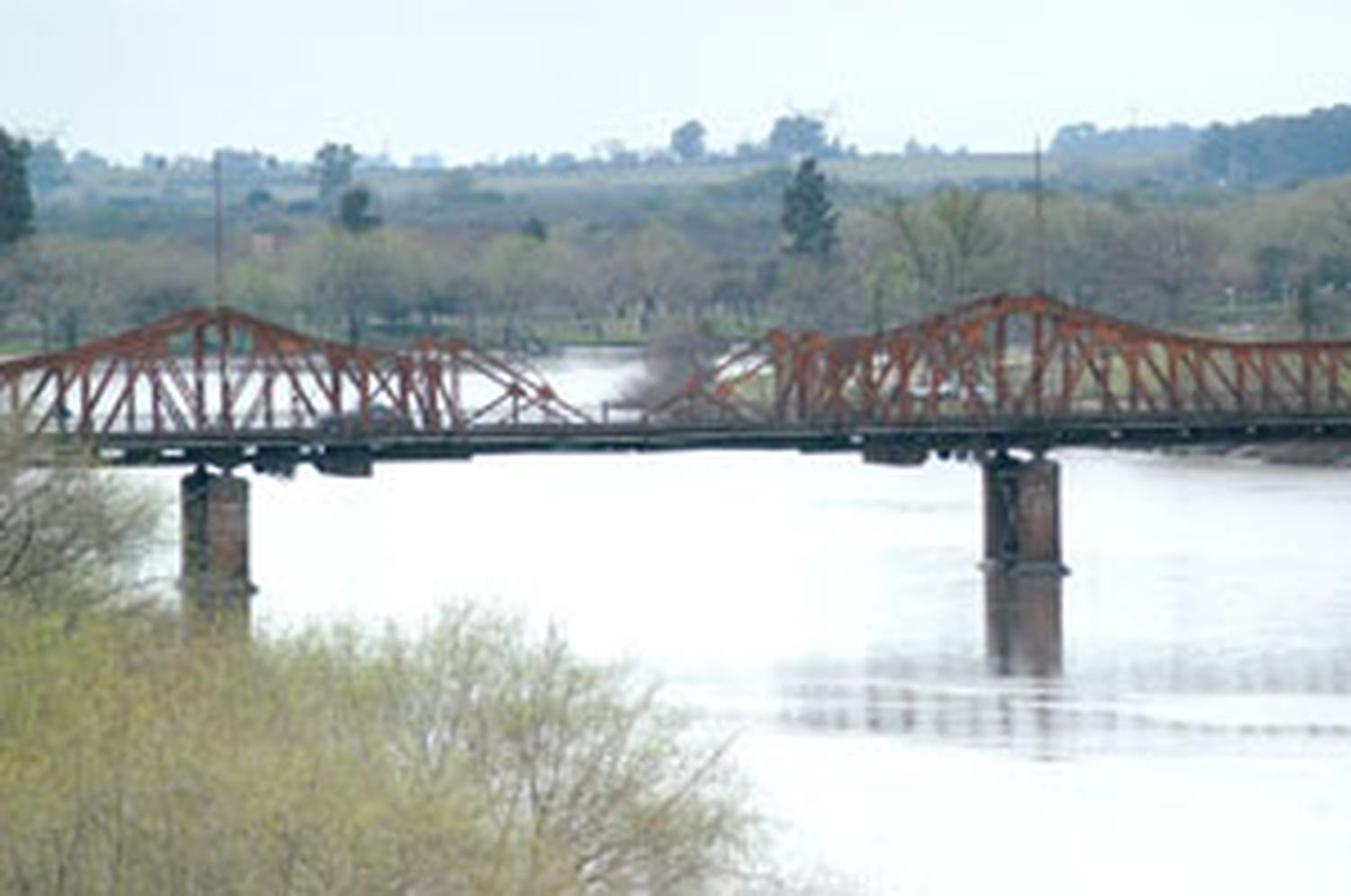 Estudian cerrar el paso al  transporte de pasajeros en  el Puente `M. Casariego´