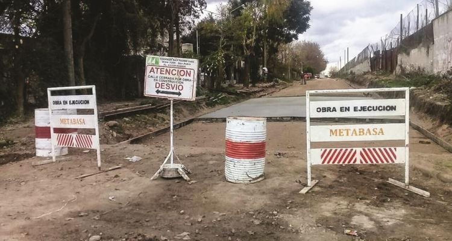 Comenzó la pavimentación para el nuevo acceso por Oliveira Cézar