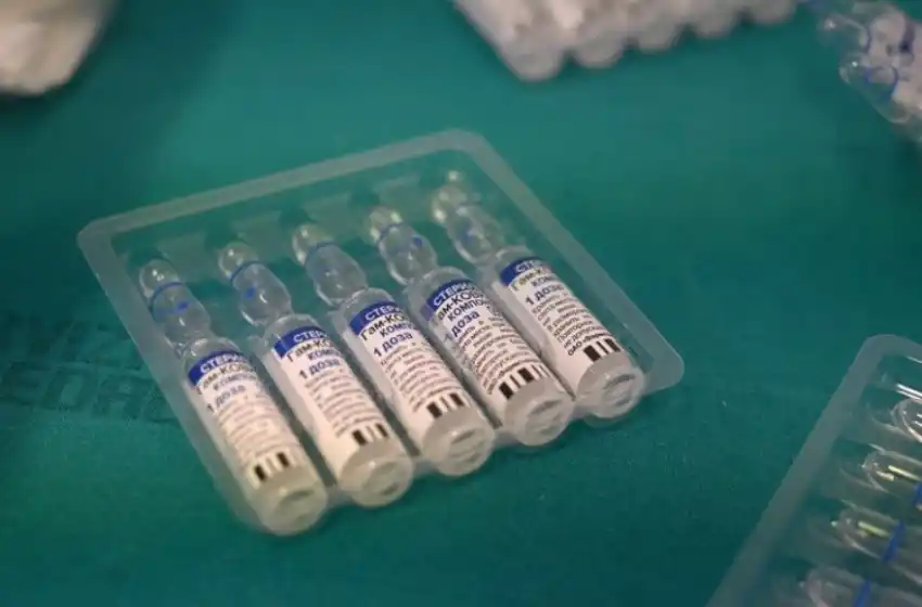 Mayores de 70 podrán vacunarse sin inscripción previa: "Es una gran noticia en medio de esta pandemia"