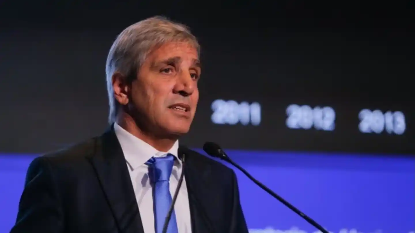 Caputo ratificó el rumbo económico, pero admitió dificultades para controlar la inflación