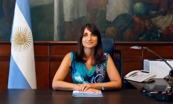 La esposa del Ministro Triaca también renunció a su cargo