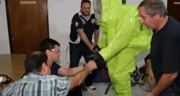 Ébola: Bomberos capacita a médicos