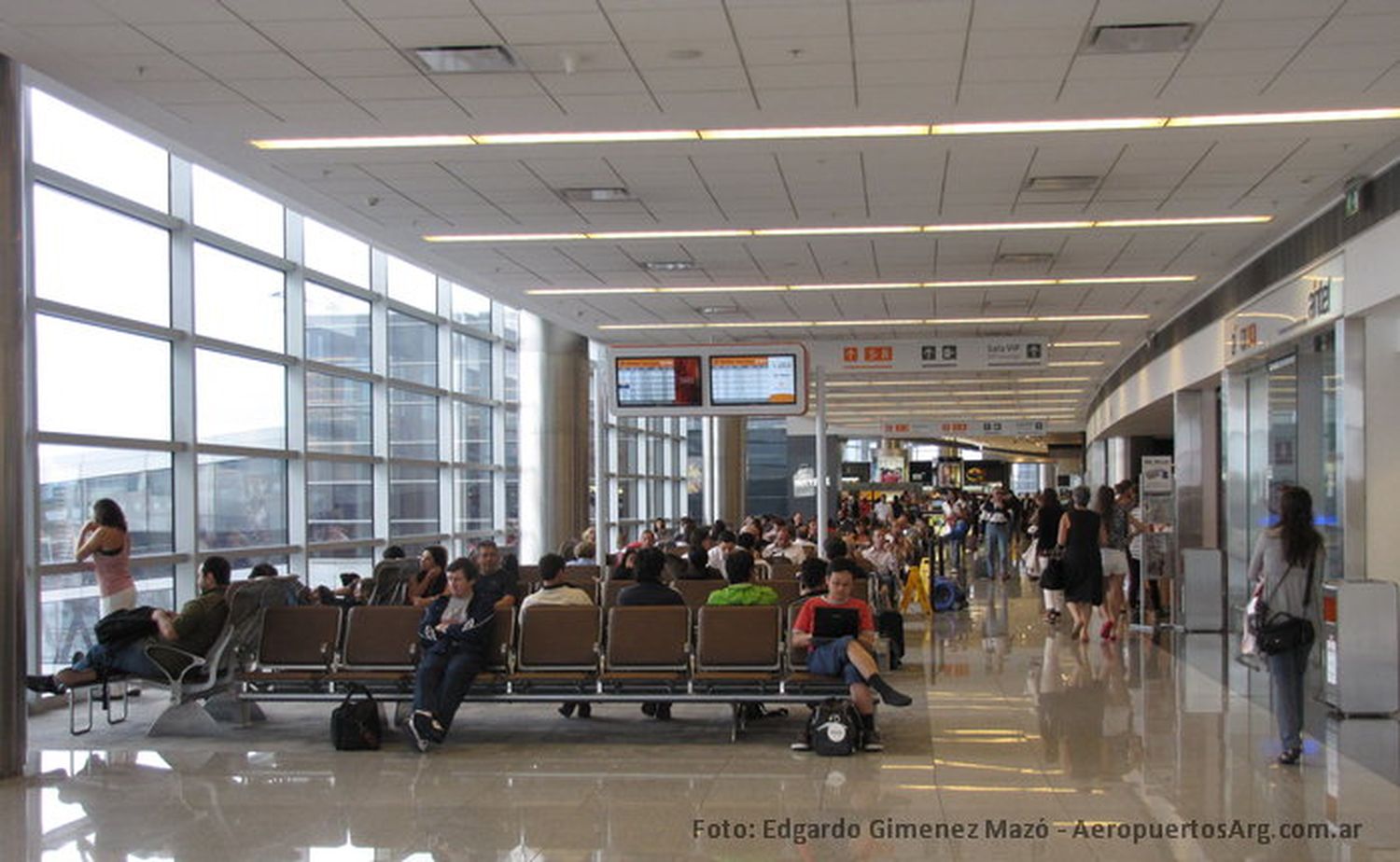 La concesionaria del aeropuerto de Carrasco apoyará a Alas-U
