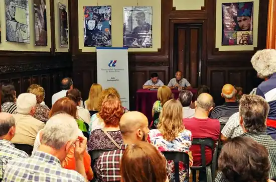 Vida y obra de Angelelli y Mugica: continúa abierta la muestra en la ciudad 