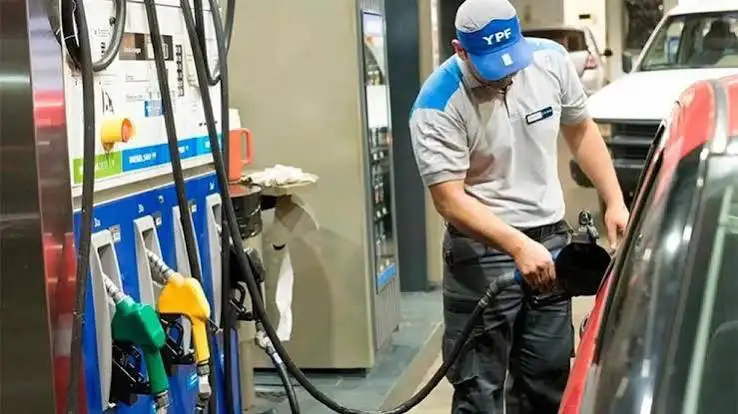 Trabajador de estación de servicio.