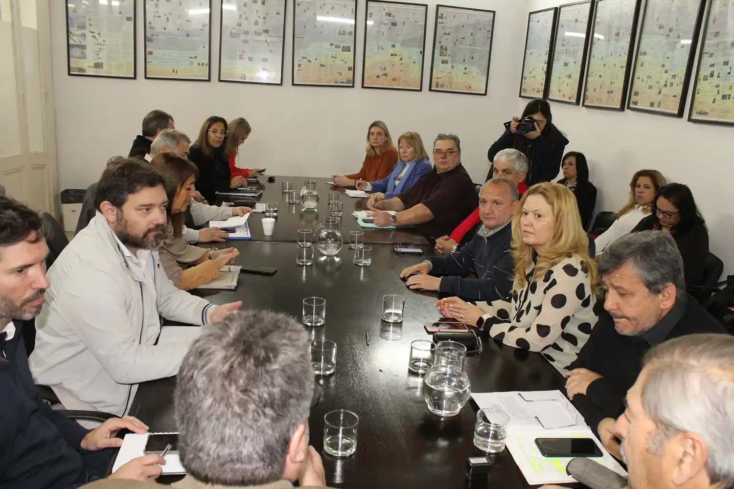 La provincia llegó a un acuerdo salarial con los gremios docentes