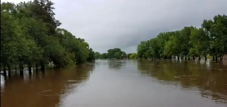 Continúa la asistencia en las zonas inundadas de la provincia
