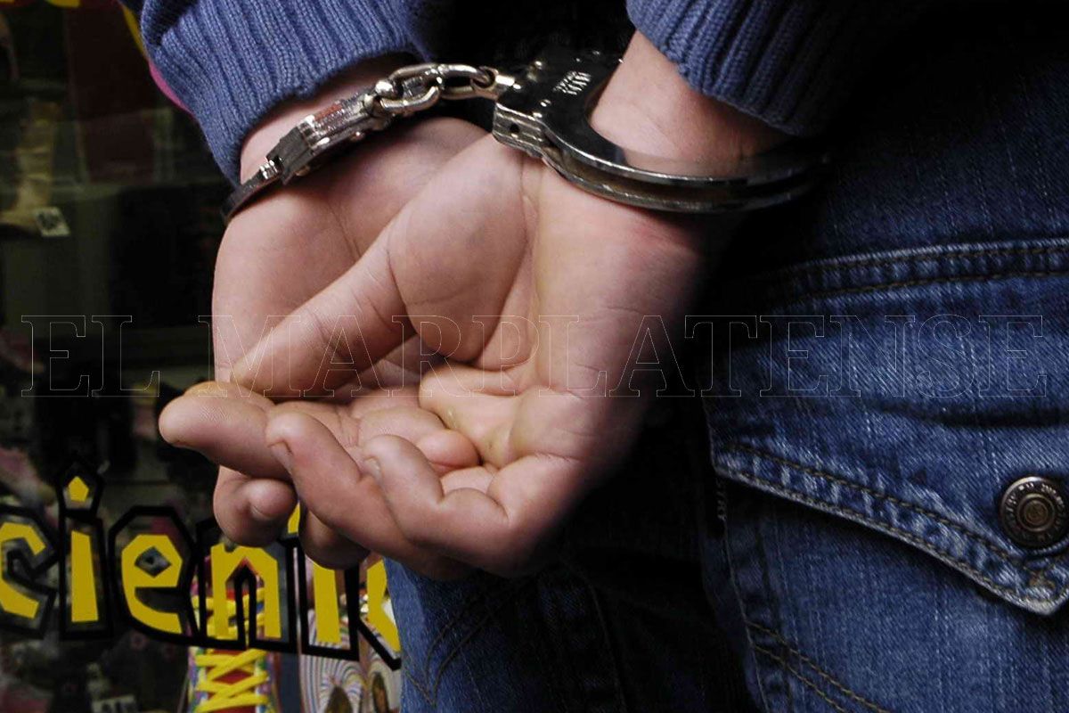 Detienen a un hombre que intentaba robarse $1900 de una panadería