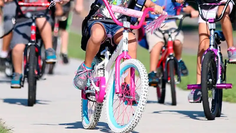 Tiene 9 años y apuñaló a un vecino de 13 porque se ganó una bicicleta