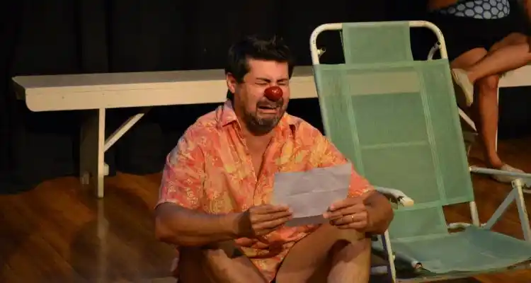 Teatro: Este miércoles y viernes, Sala Cuarta Pared presenta “Playa Vas”