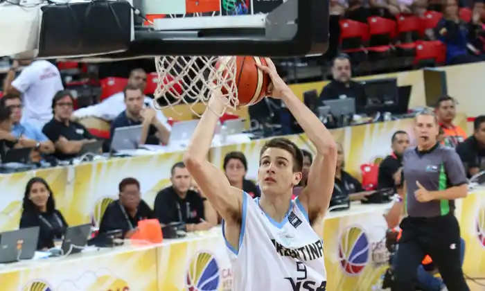 Nicolás Brussino fue la figura en la victoria ante Chile. (Foto: FIBA)