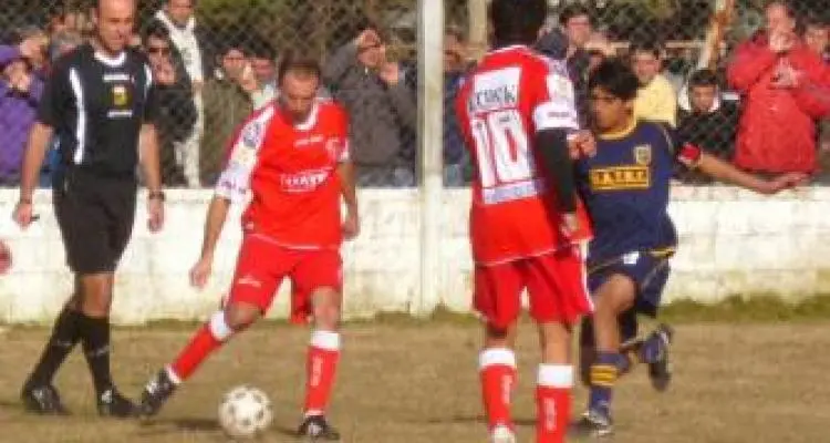 Mitre acaricia el campeonato