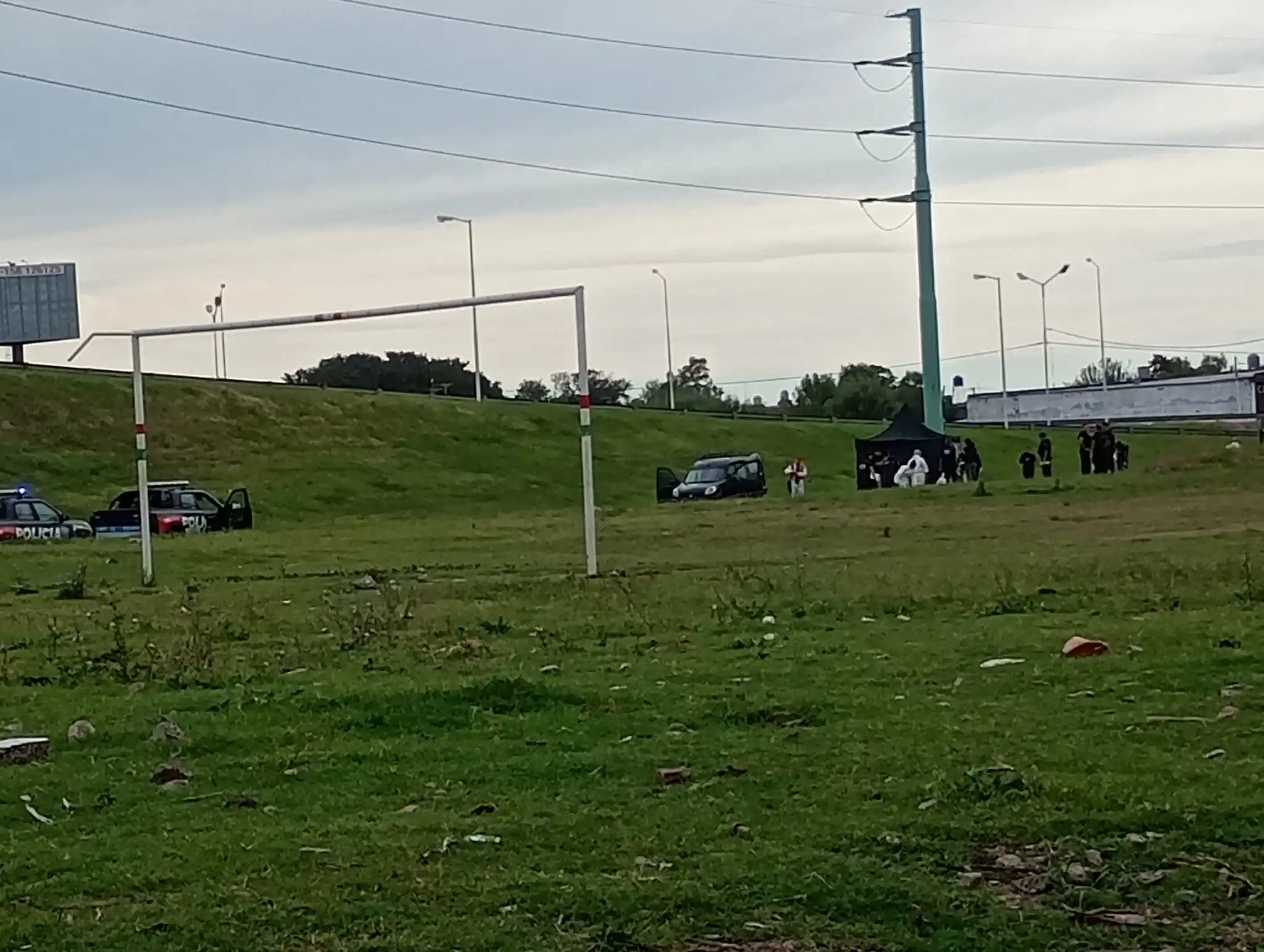 Asesinaron a un hombre de múltiples disparos en la espalda en Las Flores