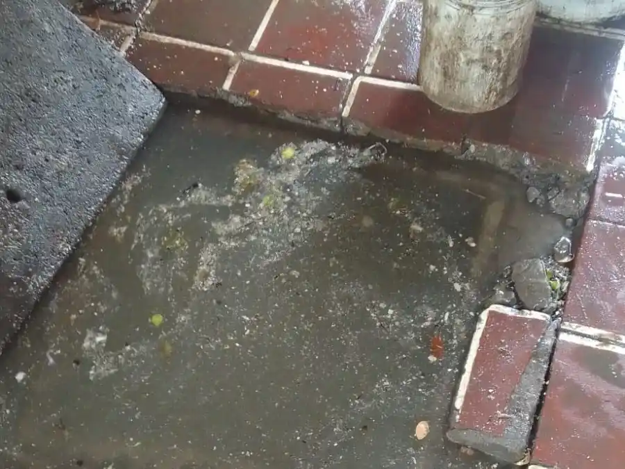 Cloacas tapadas en las 49 Viviendas