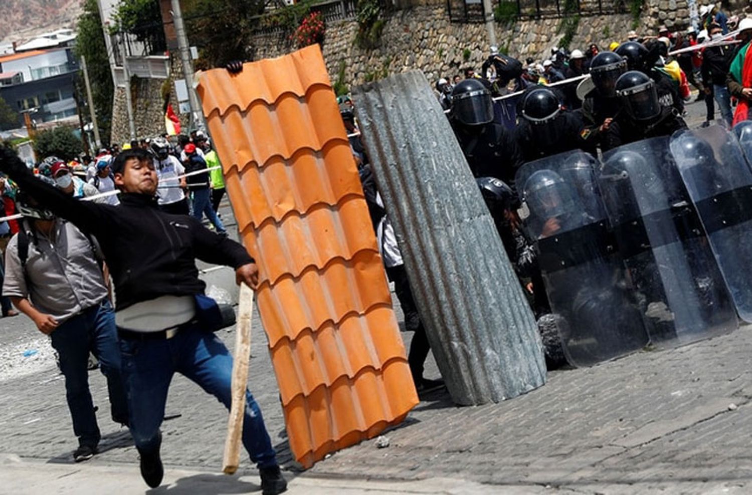 Bolivia: se intensifican las protestas, siguen los paros y crecen las denuncias de fraude