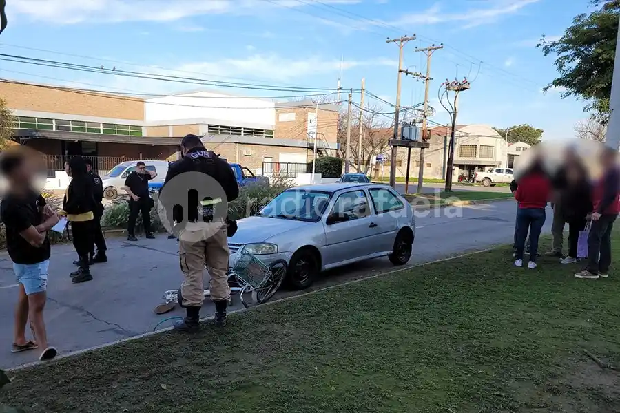 Atropelló a un anciano en bicicleta: el hombre tuvo que ser hospitalizado