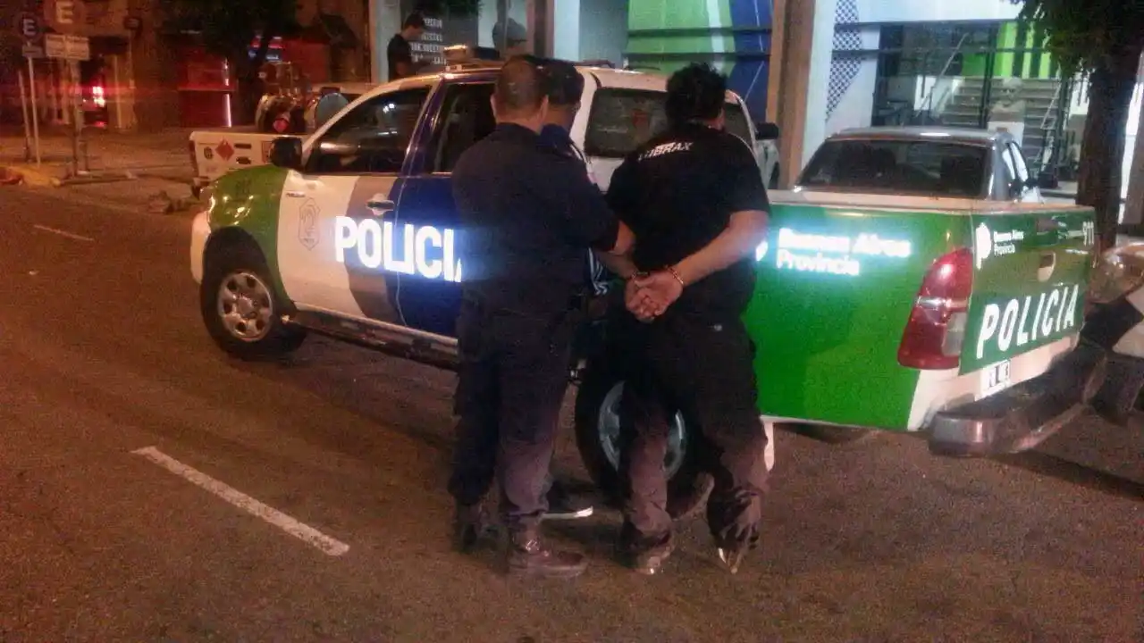 Aprehendieron a una banda de delincuentes que robó un colectivo