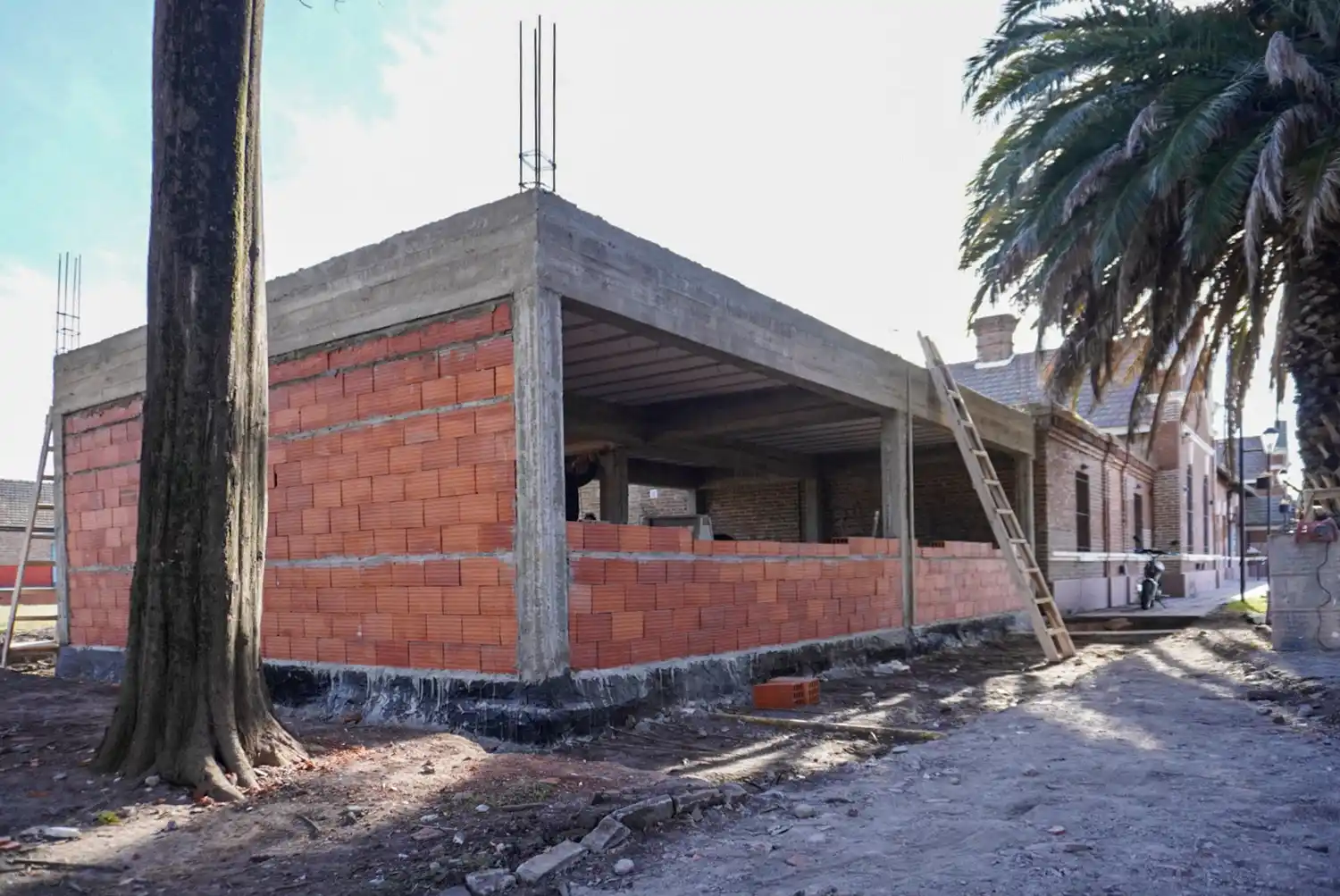 Avanzan los trabajos de la obra en el Centro Regional Universitario