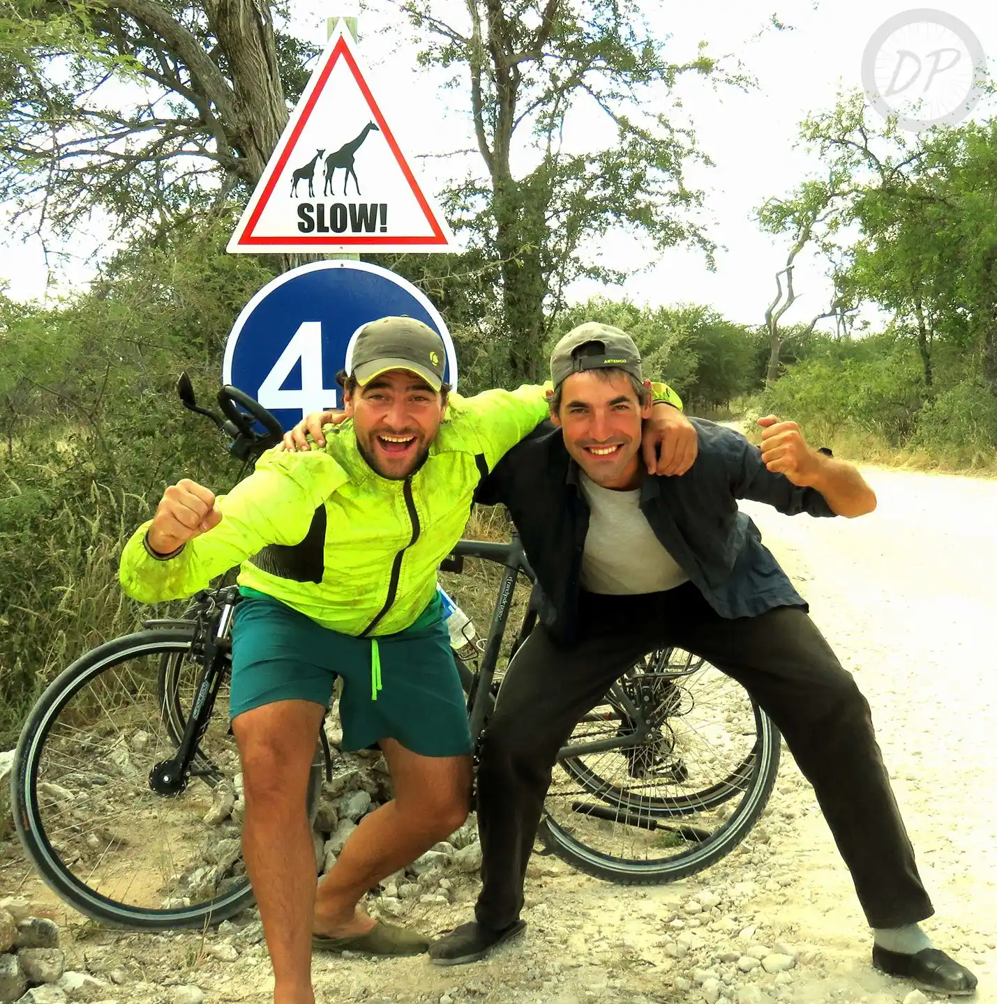 Dibujando a Pedal: 20 mil km en bicicleta a través de Europa y África