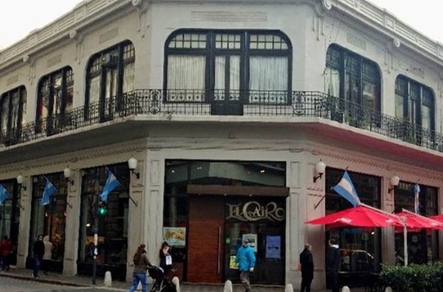 El Cairo, en crisis: trabajadores denuncian atrasos en los pagos