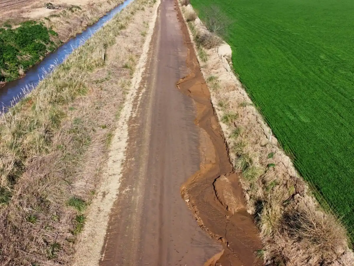 Los caminos quedaron rápidamente transitables, tras la inundación. Foto: Comuna de María Teresa.