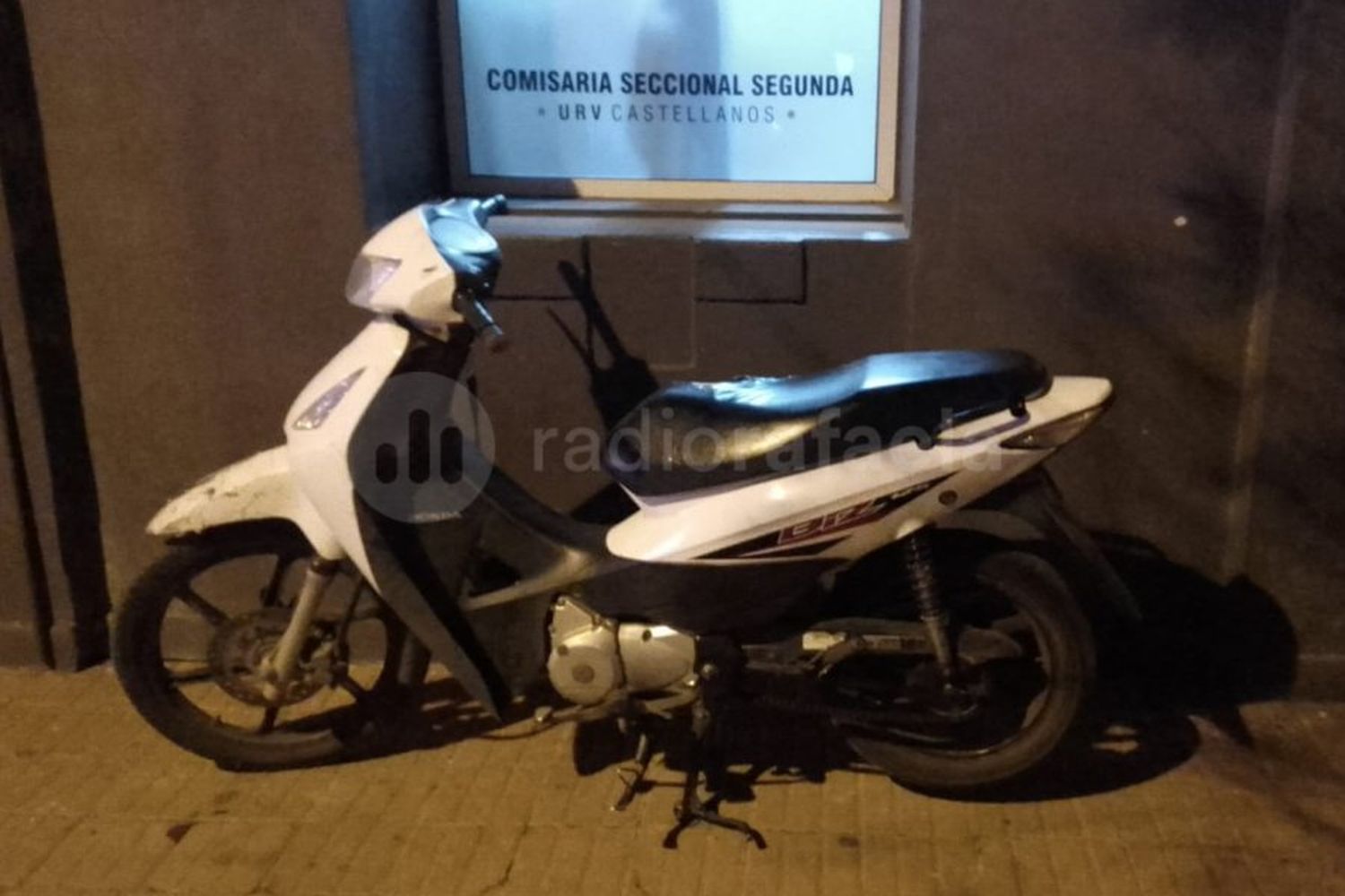 Recuperaron una Honda Biz robada el jueves en una requisa domiciliaria